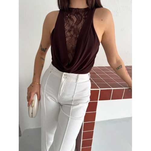DANTEL DETAYLI DERIN DEKOLTE BODY ŞIK KOLSUZ YAZLIK BODYSUIT - KAHVRENEGI