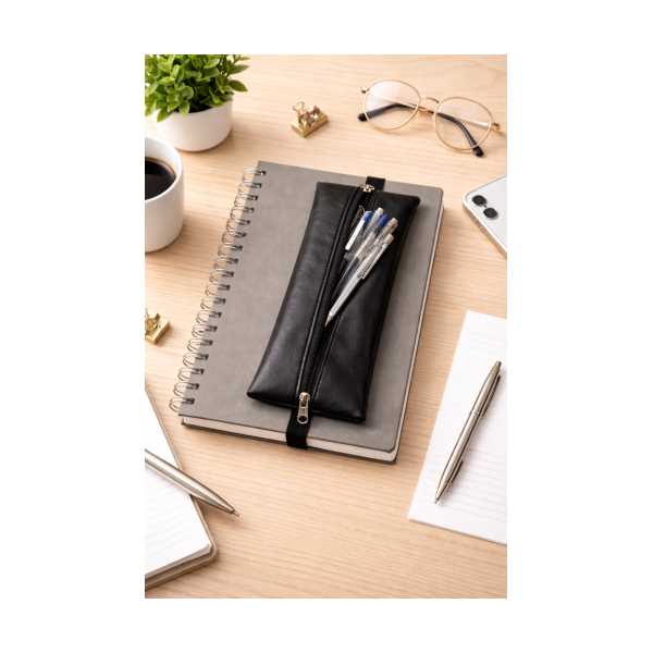 MİNİMAL SİYAH SUNİ DERİ DEFTER KALEMLİĞİ – LASTİKLİ TASARIM