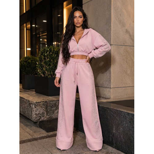 KADIN TAŞ BASKI DETAYLI FERMUARLI CROP SWEATSHIRT VE GENIŞ PAÇA EŞOFMAN TAKIMI