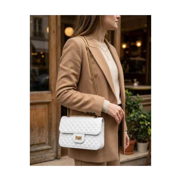 BEYAZ KAPITONE SUNI DERI GOLD ZINCIRLI OMUZ ÇANTA 23×16 CM