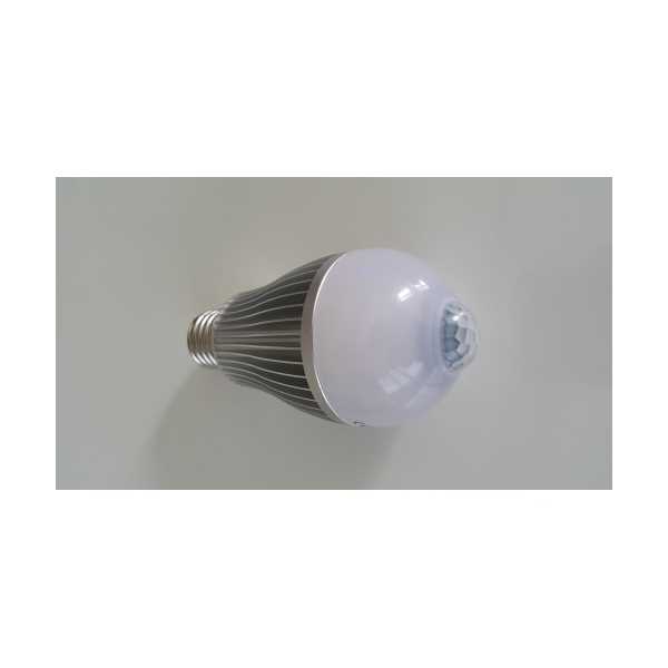 SENSÖRLÜ  LED  LAMBA 6 W GÜN IŞIĞI AMPUL  AYDINLATMA HAREKET SENSÖRLÜ 